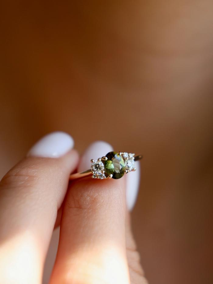 Nangi fine jewelry - green ring in gold