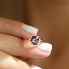 Nangi fine jewelry - purple ring in yellow gold