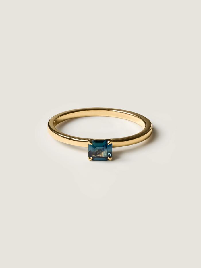 Nangi fine jewelry - blue sapphire ring in yellow gold