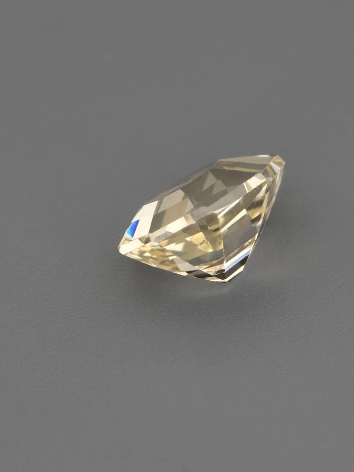 Nangi fine jewelry - champagne sapphire gemstone in gold