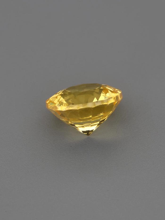 Nangi fine jewelry - yellow gemstone in gold