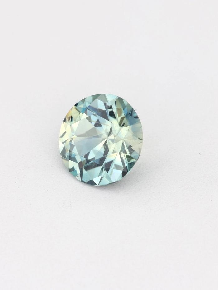 Nangi fine jewelry - green gemstone in gold