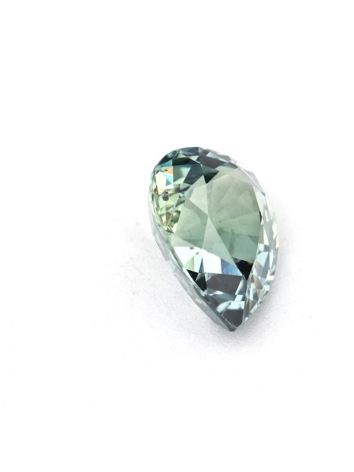 Nangi fine jewelry - blue gemstone in gold