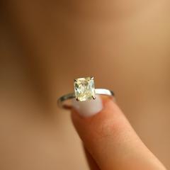 Nangi fine jewelry - yellow ring in white gold