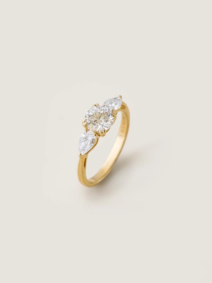 Nangi fine jewelry - white ring in gold