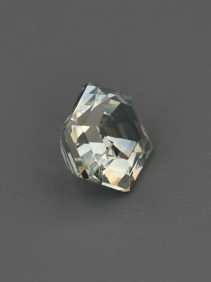 Nangi fine jewelry - blue gemstone in gold