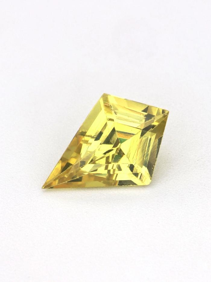 Nangi fine jewelry - yellow gemstone in gold