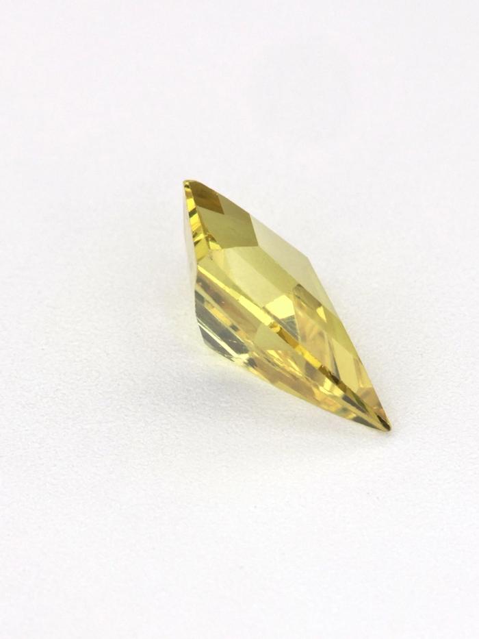 Nangi fine jewelry - yellow gemstone in gold