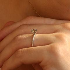 Nangi fine jewelry - green sapphire ring in white gold