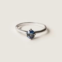 Nangi fine jewelry - blue sapphire ring in white gold