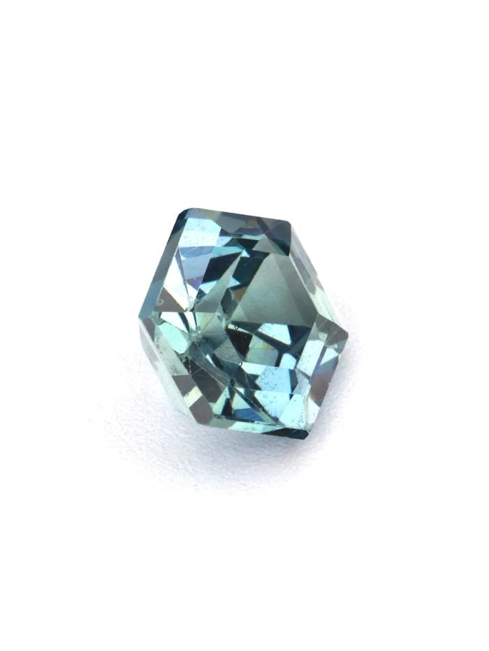 Nangi fine jewelry - blue gemstone in gold