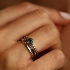 Nangi fine jewelry - black sapphire ring in white gold
