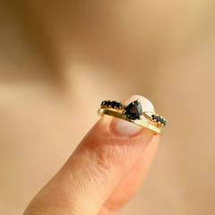 Nangi fine jewelry - black sapphire ring in gold