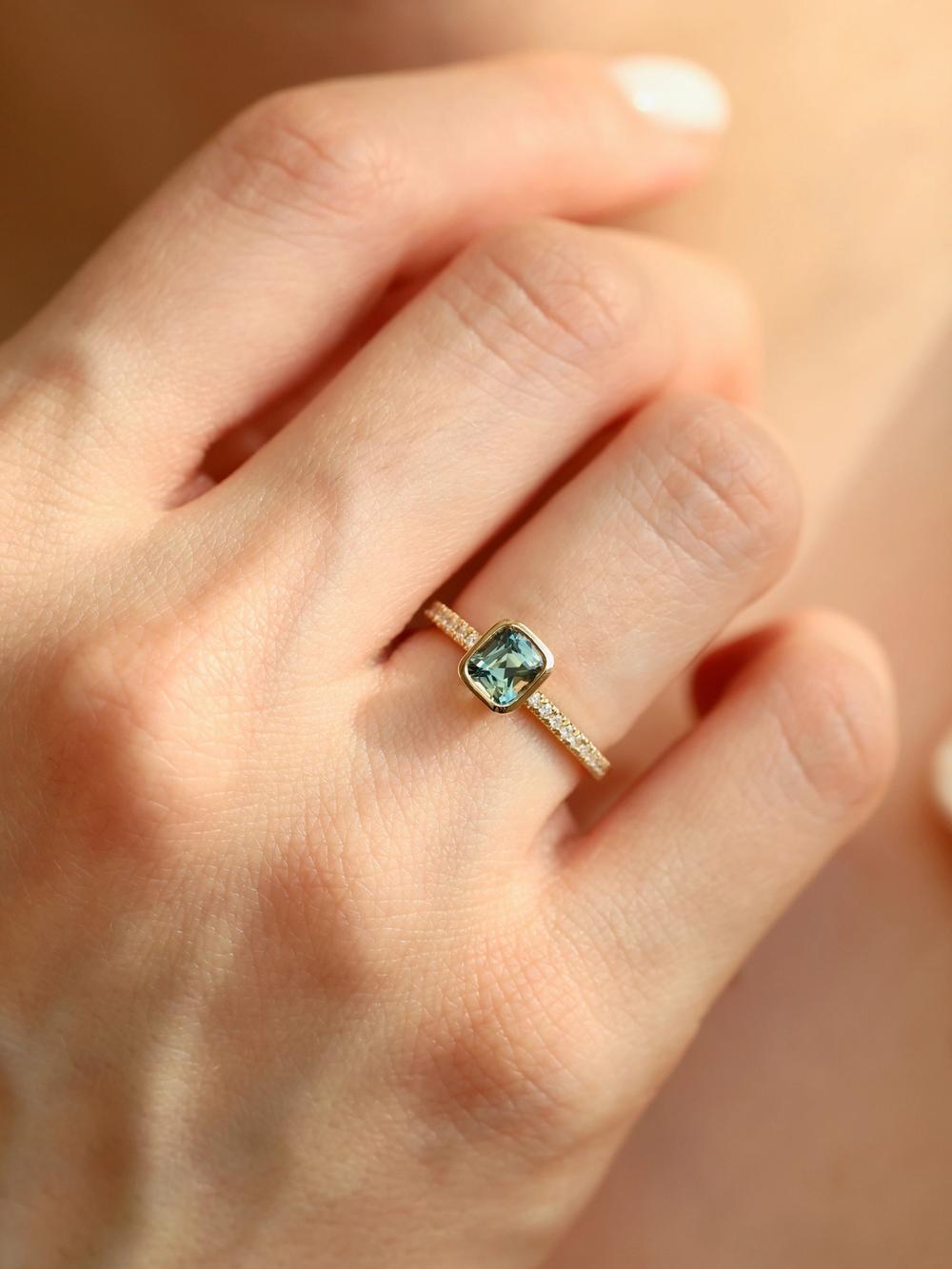 Verdant Peacock Cushion Sapphire Ring – Bezel