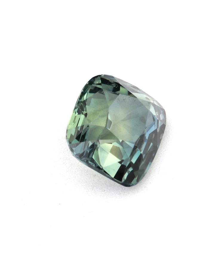 Nangi fine jewelry - green gemstone in gold
