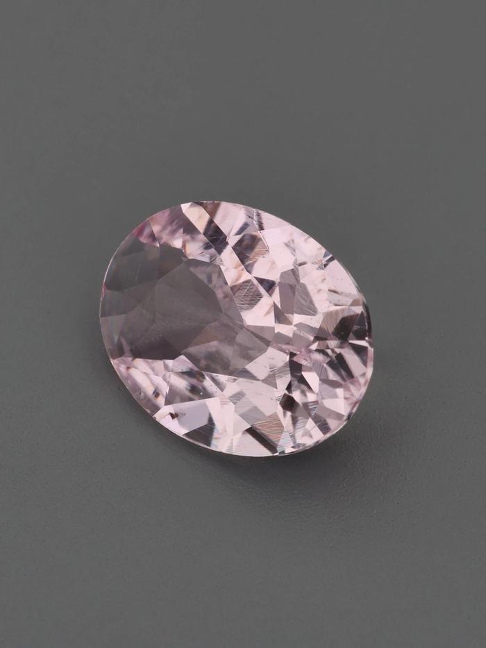 Nangi fine jewelry - pink gemstone in gold