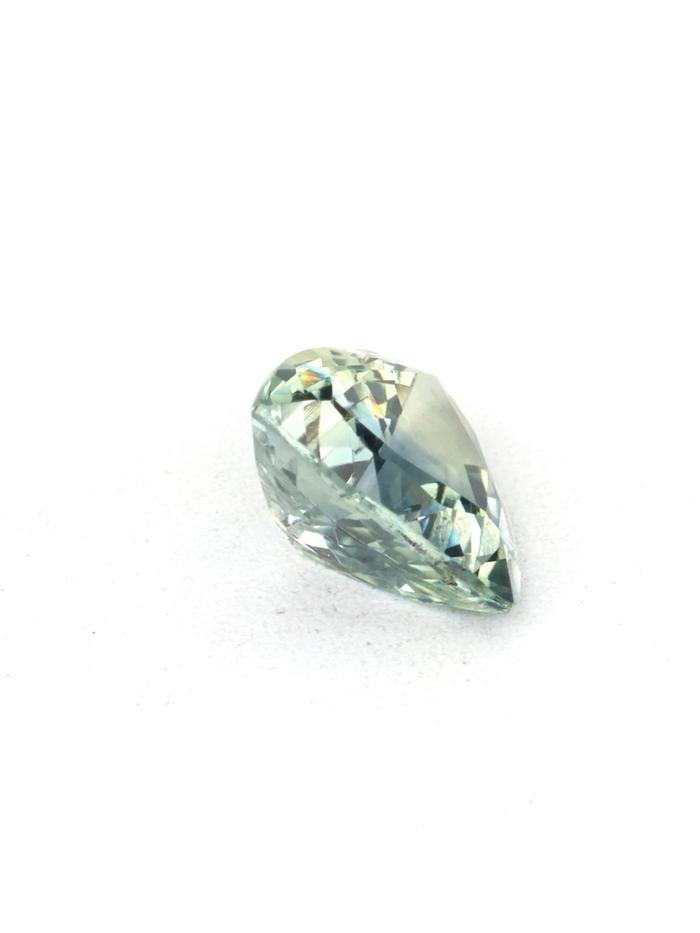 Nangi fine jewelry - green gemstone in gold