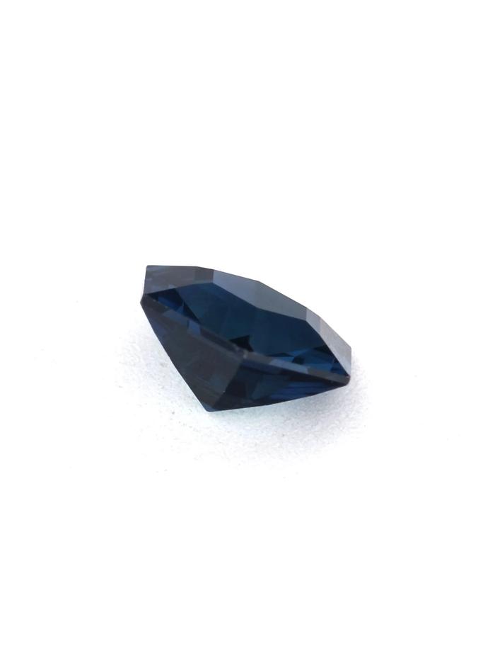 Nangi fine jewelry - blue gemstone in gold