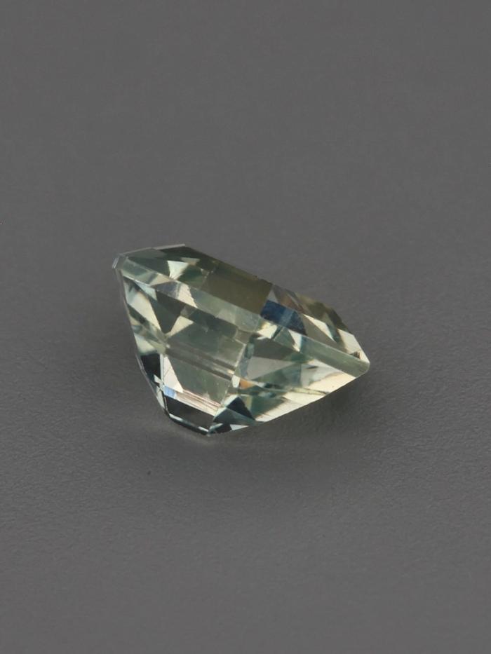 Nangi fine jewelry - blue gemstone in gold