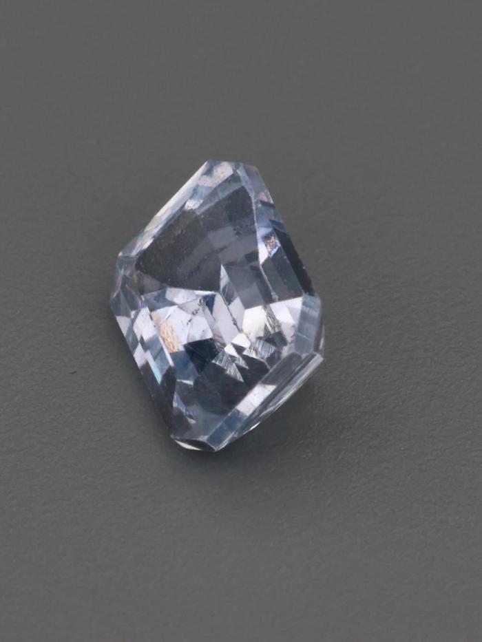 Nangi fine jewelry - blue gemstone in gold