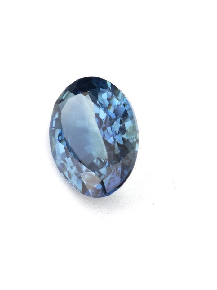 Nangi fine jewelry - blue sapphire gemstone in gold
