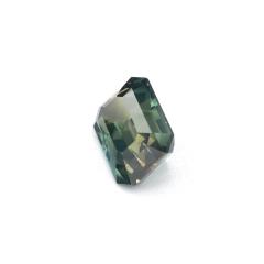 Nangi fine jewelry - green sapphire gemstone in gold