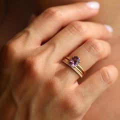 Nangi fine jewelry - purple ring in yellow gold