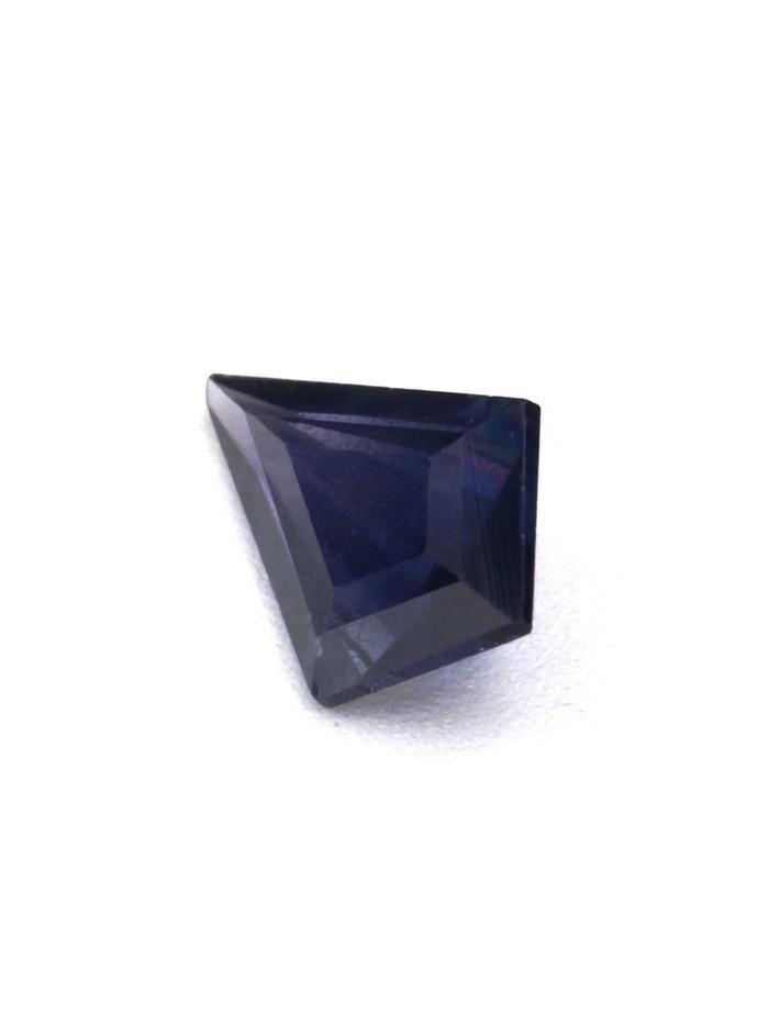 Nangi fine jewelry - blue gemstone in gold