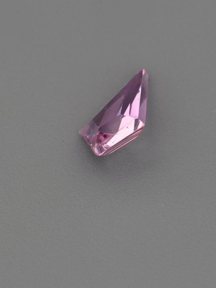 Nangi fine jewelry - pink gemstone in gold