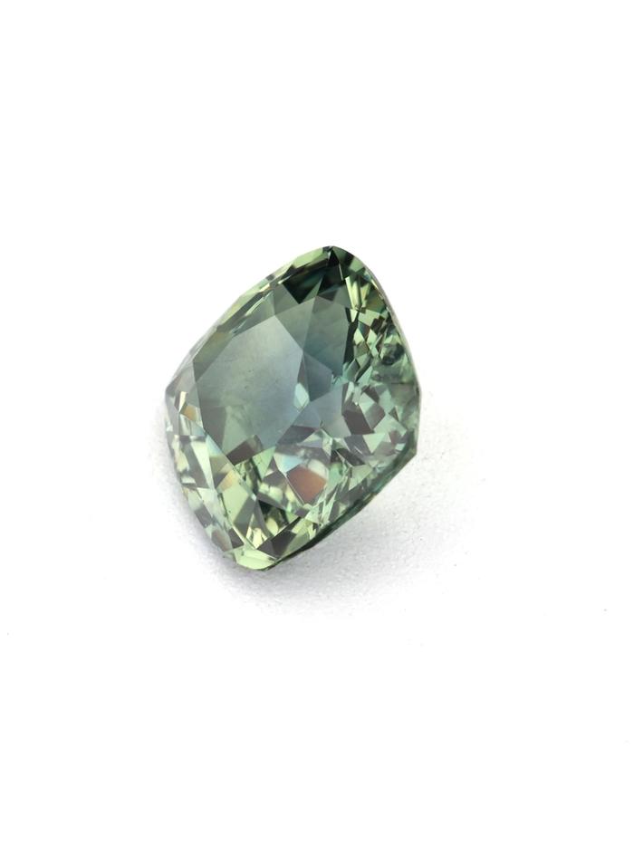 Nangi fine jewelry - green gemstone in gold