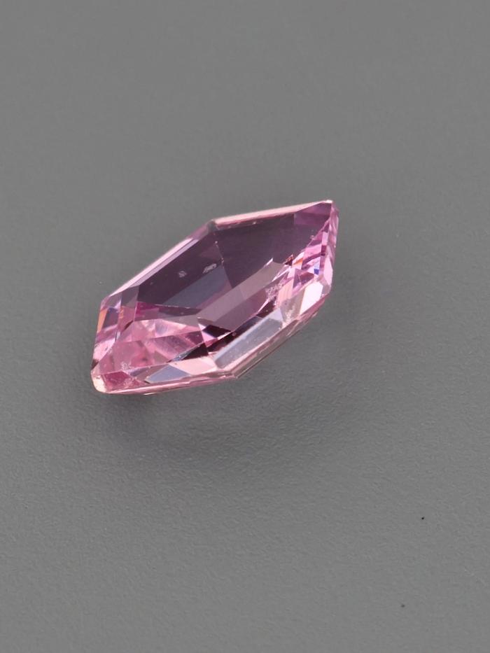 Nangi fine jewelry - pink gemstone in gold
