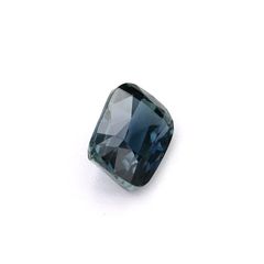 Nangi fine jewelry - teal / Peacock sapphire gemstone in gold