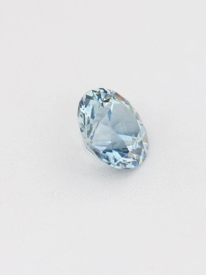 Nangi fine jewelry - blue sapphire gemstone in gold