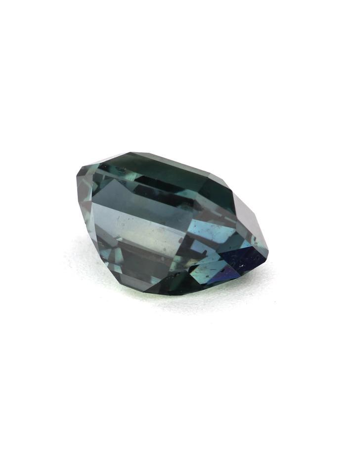Nangi fine jewelry - green gemstone in gold