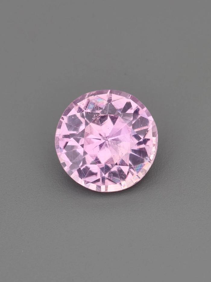 Nangi fine jewelry - pink gemstone in gold