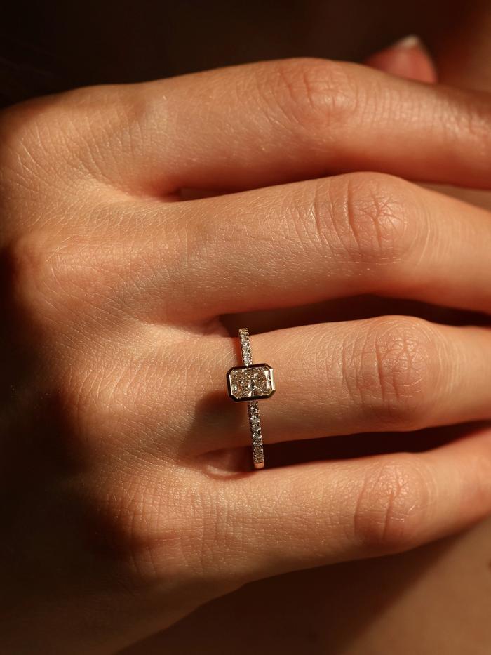 Nangi fine jewelry - ring in yellow gold