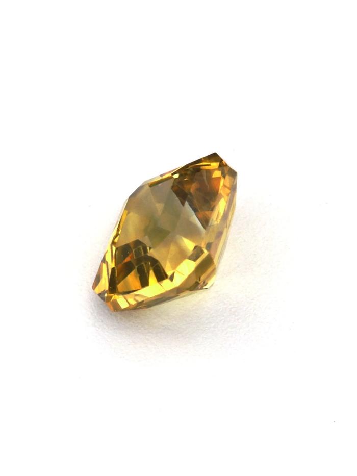 Nangi fine jewelry - yellow gemstone in gold