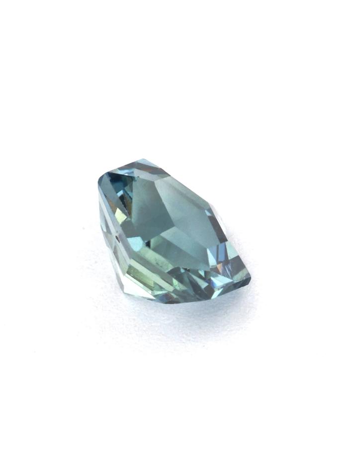 Nangi fine jewelry - blue gemstone in gold