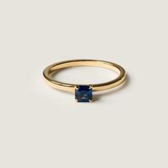 Nangi fine jewelry - blue sapphire ring in yellow gold