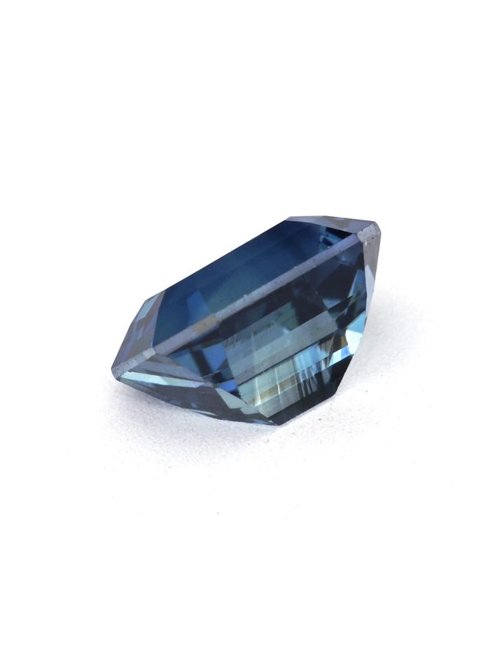Nangi fine jewelry - teal / Peacock sapphire gemstone in gold