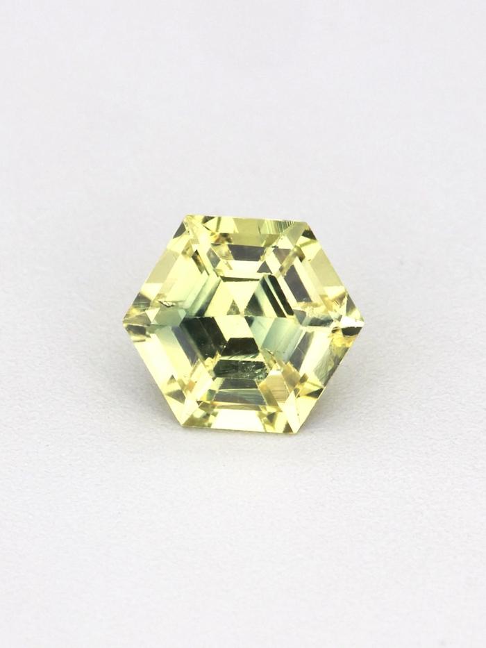 Nangi fine jewelry - yellow gemstone in gold