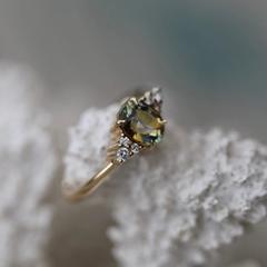 Nangi fine jewelry - blue sapphire ring in yellow gold