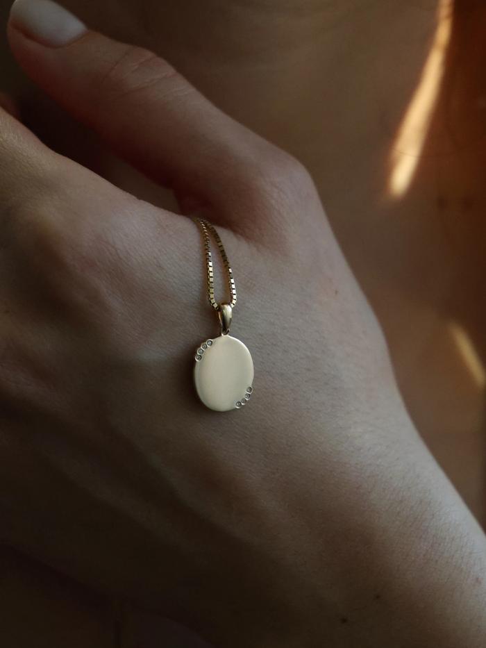 Nangi fine jewelry - white lab-grown diamond pendant in gold
