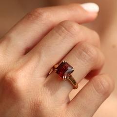Nangi fine jewelry - red garnet ring in yellow gold