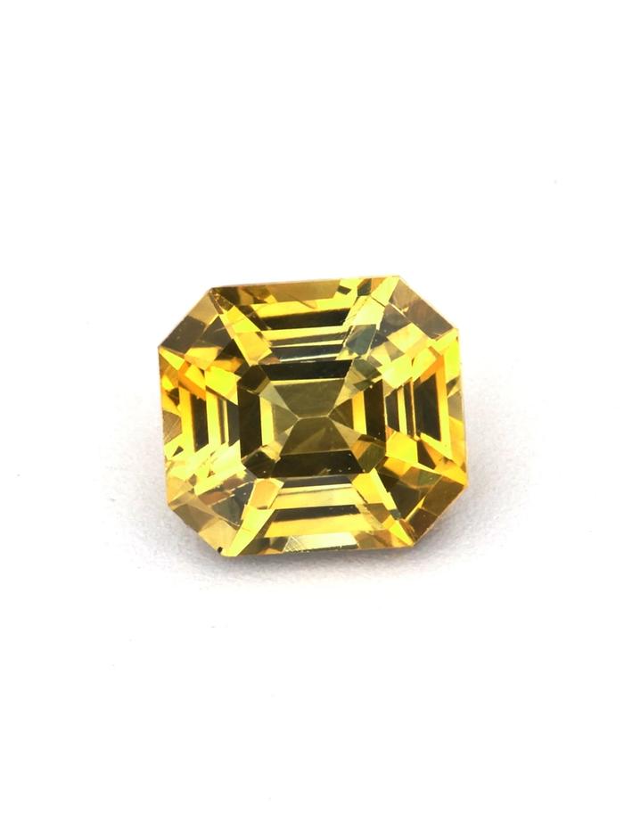 Nangi fine jewelry - yellow gemstone in gold