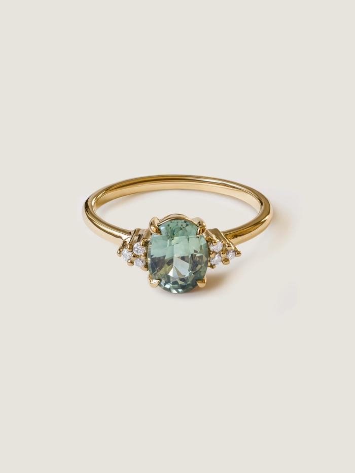 Nangi fine jewelry - teal / Peacock sapphire ring in yellow gold