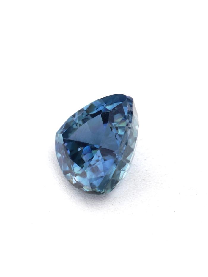 Nangi fine jewelry - blue gemstone in gold