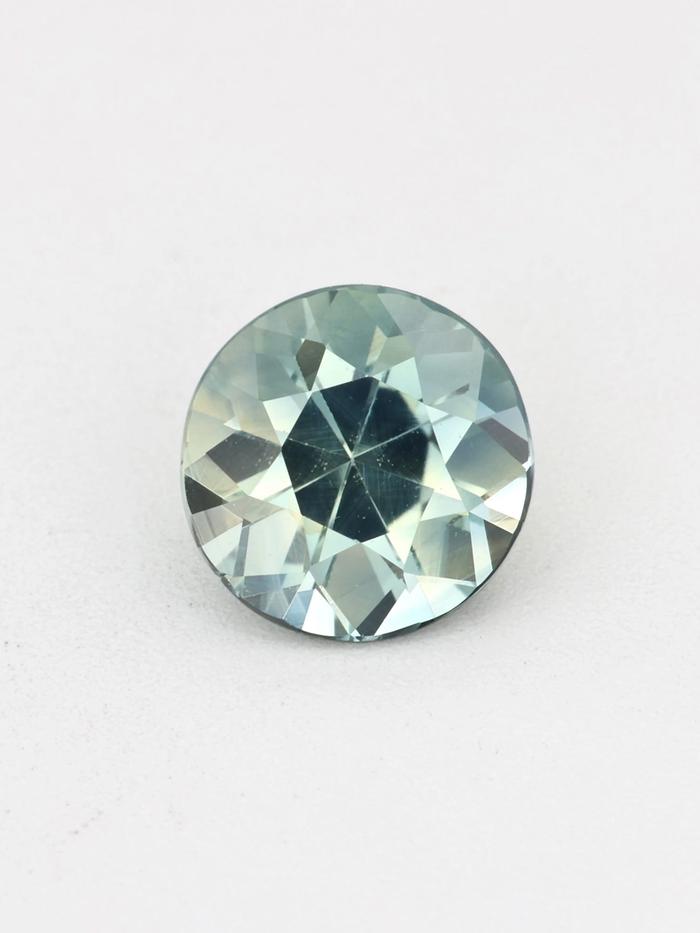 Nangi fine jewelry - green gemstone in gold