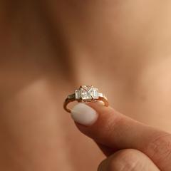 Nangi fine jewelry - pink sapphire ring in yellow gold