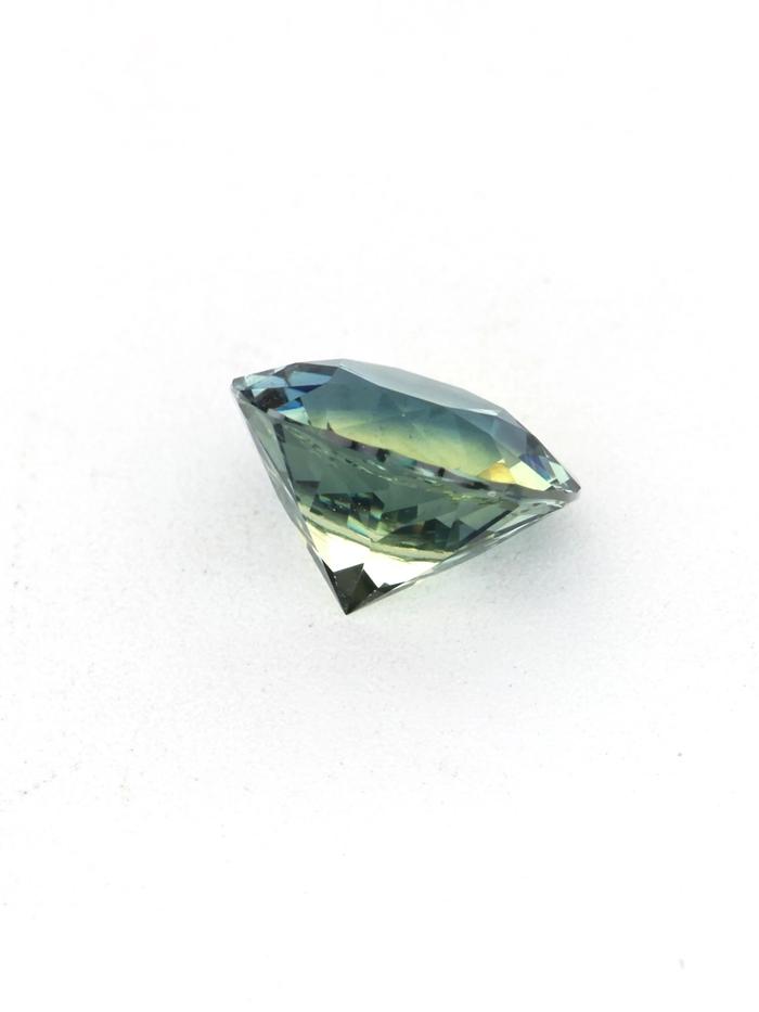 Nangi fine jewelry - green gemstone in gold